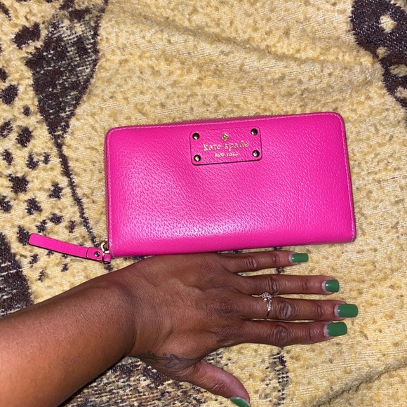 COPY - COPY - Kate Sade Wallet - Picture 2 of 6